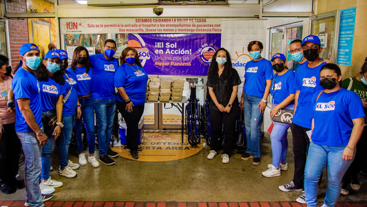 El Sol donated wheelchairs to the Instituto Oncológico Nacional