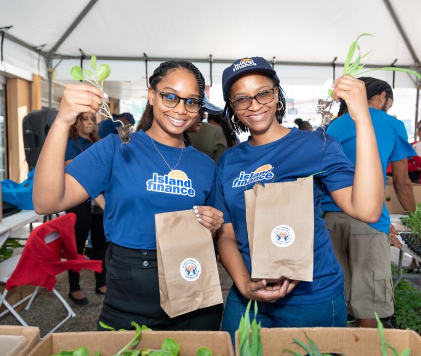 Island Finance donated seedlings to the San Fernando community CFG